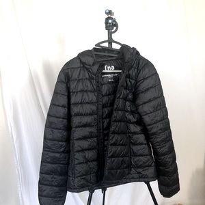 Aritzia. TNA Botanie Super Light Puffer.